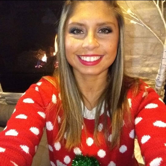 Meet your Posher, Andrea - Picture 5 of 6